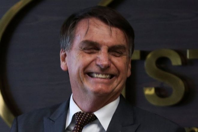 Posse de Bolsonaro será às 15h de 1º de janeiro, diz Eunício
