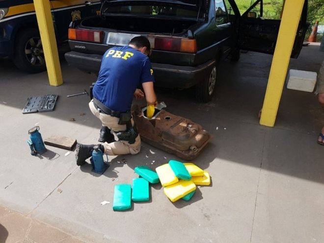 PRF apreende 35 kg de cocaína escondidos em tanque de combustível
