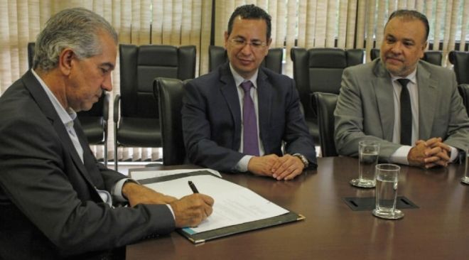 Governador sanciona Lei que permite promotores ao cargo de procurador-geral de Justi&ccedil;a