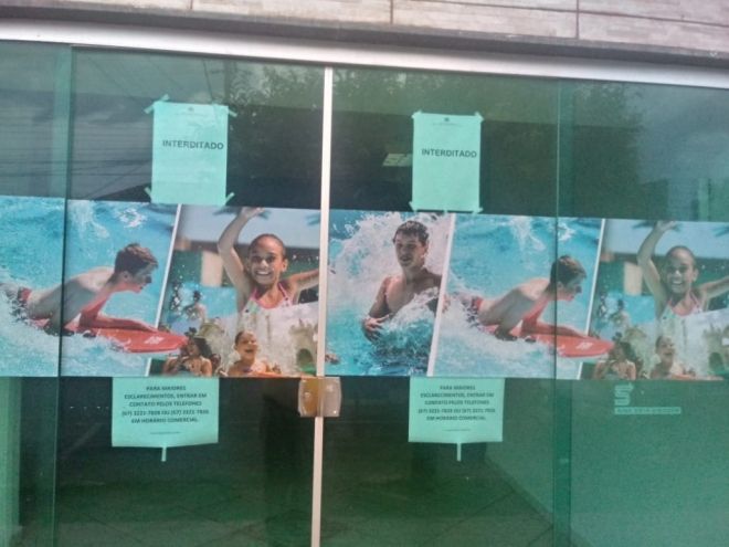 Escritório de parque aquático é interditado e fecha as portas