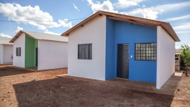 Famílias da comunidade Cidade de Deus começam a receber casas