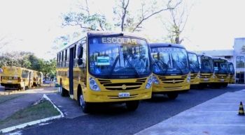 Municípios do interior recebem doação de 29 ônibus escolares do Governo do Estado