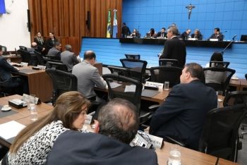 Deputados aprovam orçamento 2019 e revisão do PPA em primeira discussão