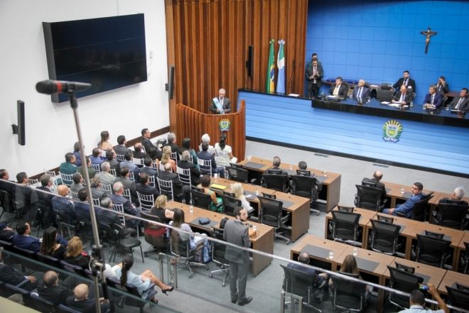 Reeleito, Azambuja toma posse na Assembleia Legislativa