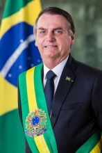 Presidente Jair Bolsonaro divulga foto oficial que ficará no Planalto