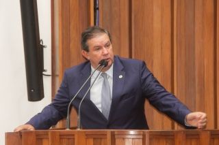 Deputados eleitos são empossados durante sessão solene da ALMS