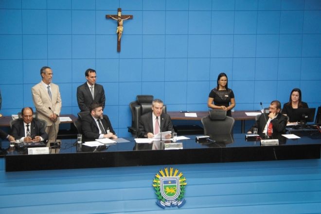 Deputados eleitos são empossados durante sessão solene da ALMS