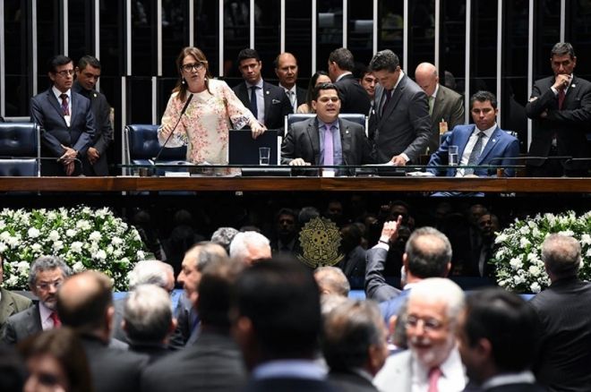 Ap&oacute;s impasse, elei&ccedil;&atilde;o para o novo presidente do Senado &eacute; adiada