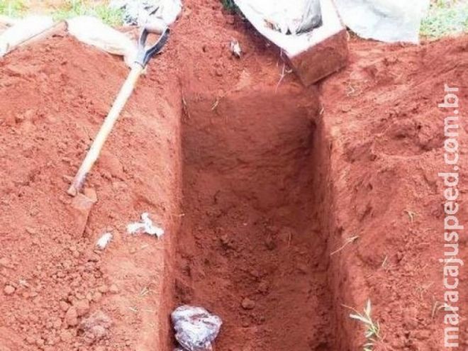 Vítima de feminicídio tem o corpo furtado em cemitério 24h após enterro 