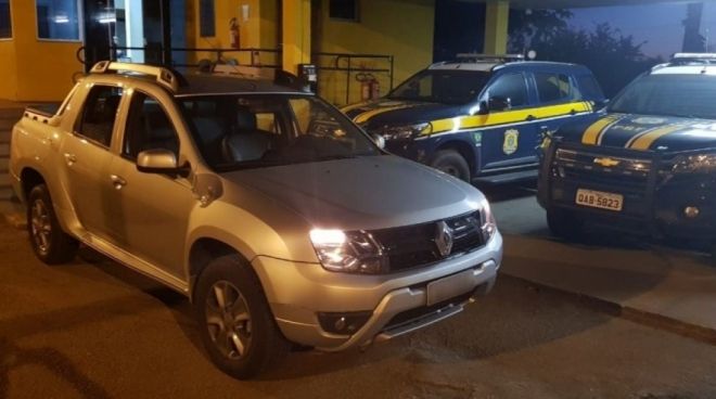 Homem é preso pela PRF tentando levar carro locado para a Bolívia