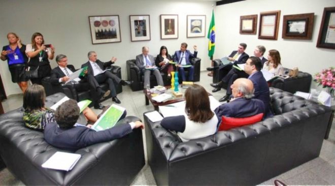 Azambuja discute Lei Kandir e concessão da BR-163 em Brasília