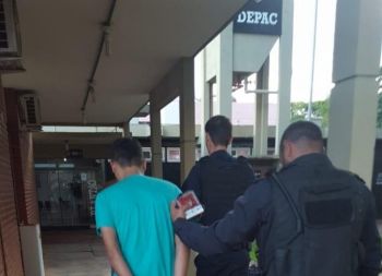 Câmeras flagram assalto e dupla é presa pela Guarda Municipal