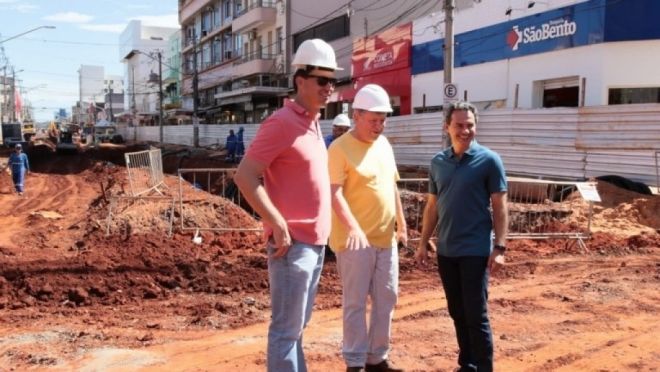 Marquinhos visita obras do Reviva Campo Grande no centro