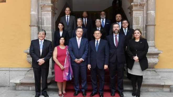 Representantes de 15 países discutem crise na Venezuela