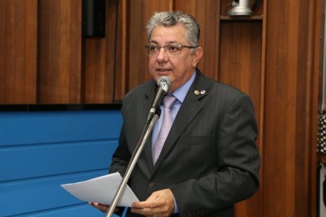 Deputado quer proibir bancos de aliciar aposentados por telefone