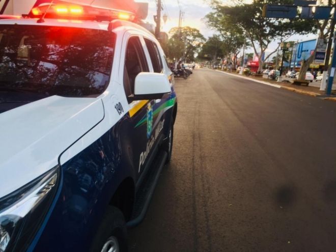 Mulher sai para trabalhar e é assaltada no centro