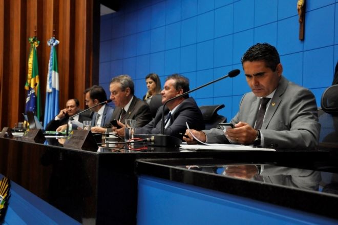 Deputados aprovam combate a maus tratos contra animais e utilidade pública
