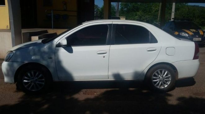 PRF recupera carro de motorista de aplicativo roubado em Campo Grande
