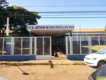 Diretora da Escola Estadual Arthur Dias registra boletim de ocorrência sobre suposto atentado