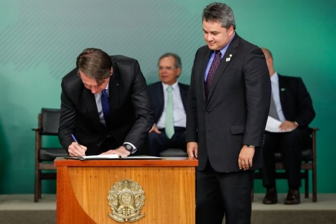 Bolsonaro sanciona lei do novo Cadastro Positivo