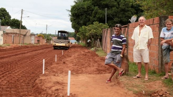 Prefeitura inicia pavimentação do Jardim Anache
