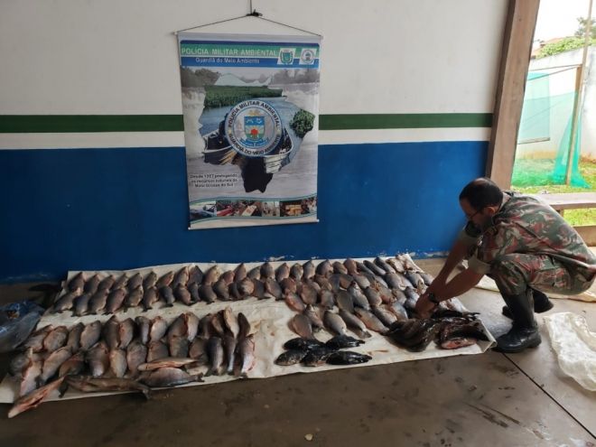 PMA prende e autua casal transportando 64 kg de pescado ilegal no rio Amambai