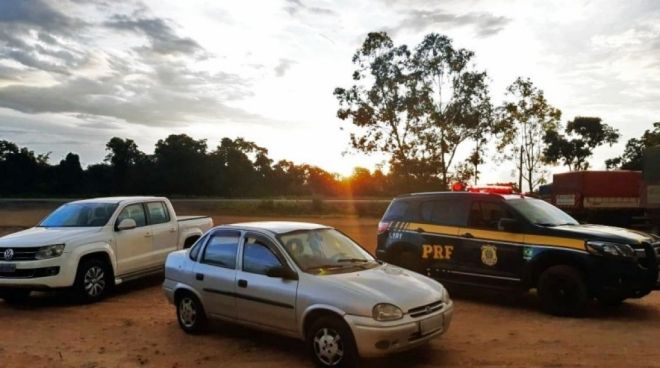 PRF recupera veículo roubado e prende batedor em São Gabriel do Oeste