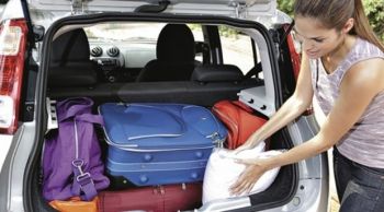 Detran alerta sobre bagagem solta no carro durante viagem