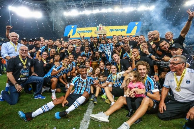 Grêmio bate Inter nos pênaltis e fica com o bicampeonato estadual