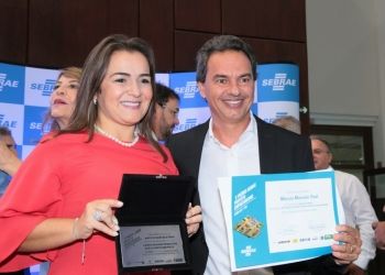 Marquinhos Trad destaca trabalho da equipe ao receber Prêmio Prefeito Empreendedor