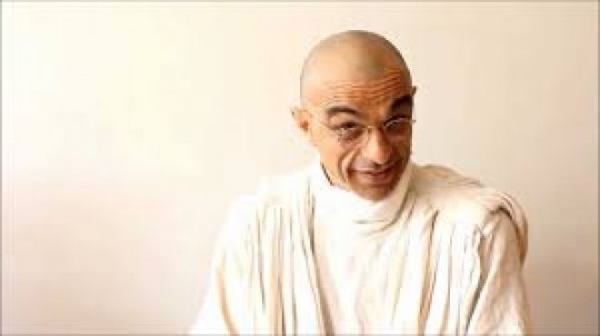 Monólogo “Gandhi, A Ética Inspiradora” chega a Campo Grande interpretado por João Signorelli