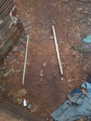 Homem é preso depois de agredir esposa com pedaço de cano