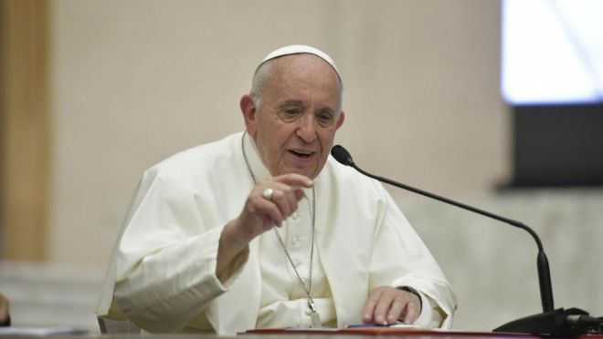 Papa torna obrigatório que religiosos denunciem abusos sexuais