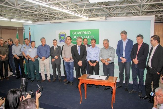 Após assinatura de convênio areia será retirada do lago