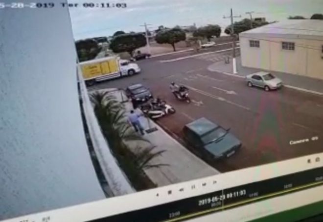 Horas depois, polícia recupera malote roubado 