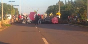 Protesto termina e estudantes liberam tráfego na Guaicurus