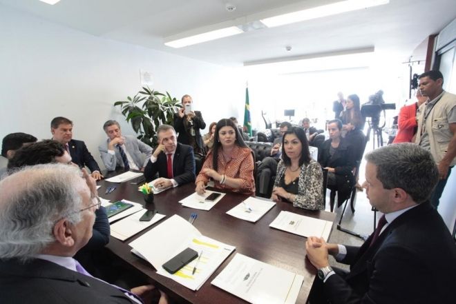 Bancada federal solicita à Anac manutenção de voos no Estado