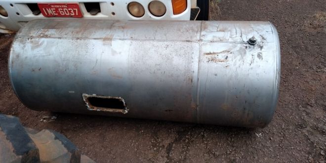PF apreende 250 kg em tanque de carreta carregada com milho