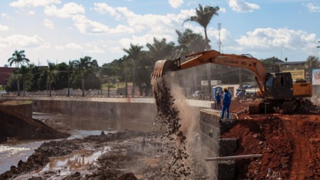 Marquinhos libera recurso para continuação das obras do Rio Anhanduí