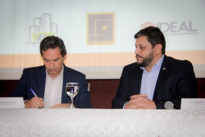 Prefeitura assina decreto municipal de Alvará Imediato em evento