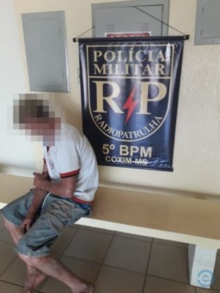 Homem se masturba em via pública e é preso 