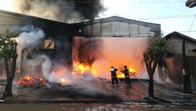 Incêndio destrói depósito em Nova Andradina