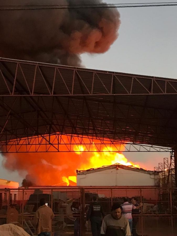 Incêndio destrói depósito em Nova Andradina