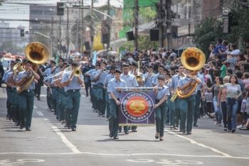 Desfile cívico reúne 15 mil pessoas no aniversário de 120 anos de Campo Grande