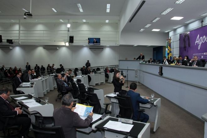 Em discussão os vereadores da Casa de Leis votam seis projetos 