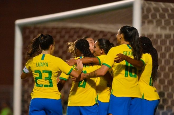 Pia Sundhage estreia na Seleção com goleada sobre a Argentina