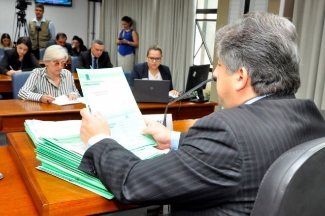 Parlamentares aprovam oito matérias nesta quarta-feira 