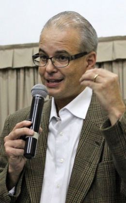 Eduardo Biacchi Gomes - Artigo