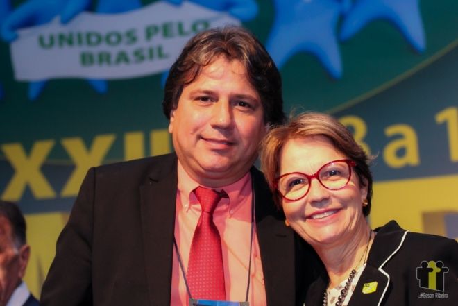 Tereza Cristina com o presidente da Assomasul, Pedro Caravina