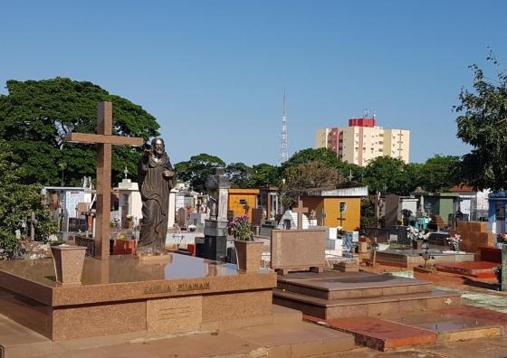 Cemitério em Campo Grande